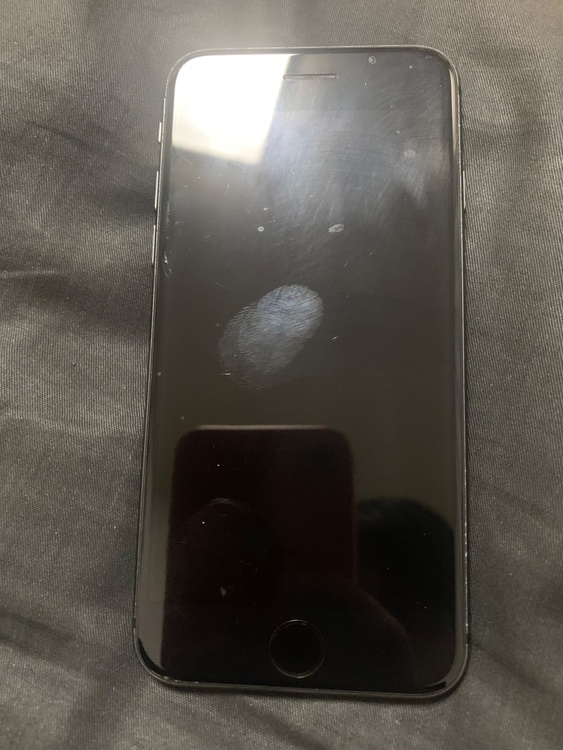 iPhone8（スマホ）の商品画像 - 査定依頼日：2026年1月7日 - 最高査定価格：4,000円