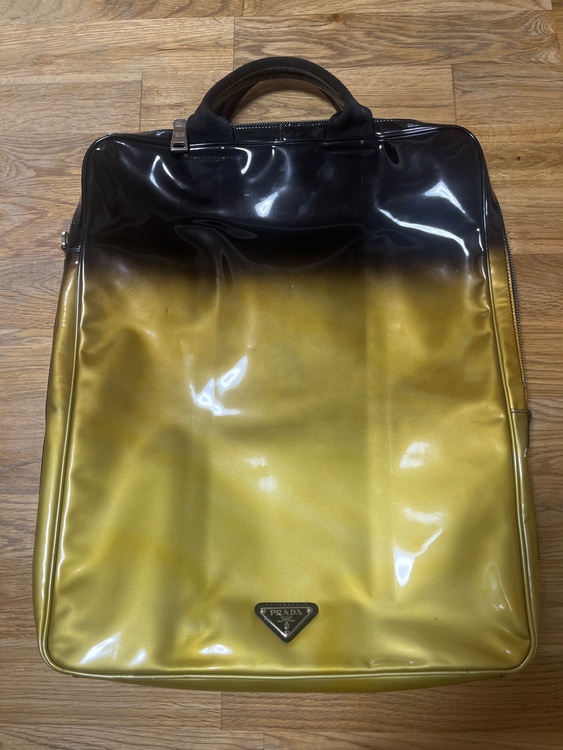 プラダ  （ブランドバッグ）の商品画像 - 査定依頼日：2025年12月12日 - 最高査定価格：10,000円