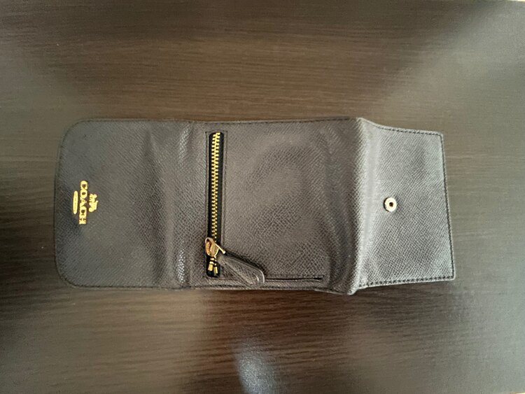 2つ折りサイフ（ブランド財布・小物）の商品画像 - 査定依頼日：2025年4月15日 - 最高査定価格：2,000円