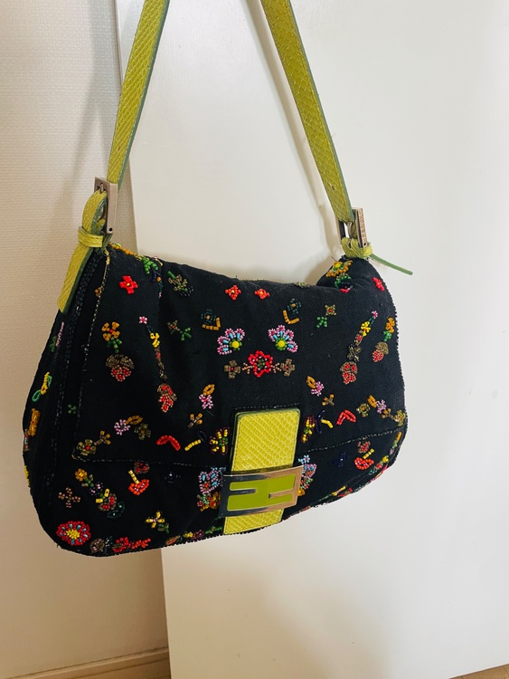 マンマバケット、デニムビーズ（ブランドバッグ）の商品画像 - 査定依頼日：2025年6月20日 - 最高査定価格：150,000円