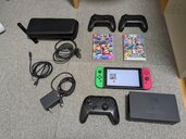 ニンテンドースイッチとソフト２本、コントローラー3個（ゲーム機本体・ゲームソフト）の商品画像 - 査定依頼日：2026年10月12日 - 最高査定価格：15,000円