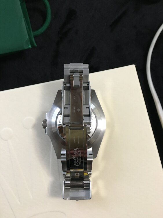 ロレックス シードゥエラー M126600-00（高級時計）の商品画像 - 査定依頼日：2025年5月7日 - 最高査定価格：1,750,000円