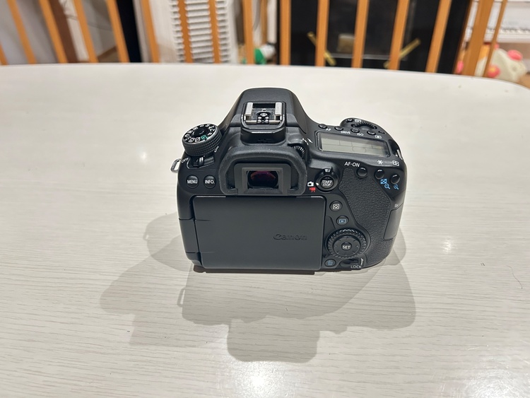 80D（カメラ）の商品画像 - 査定依頼日：2026年4月10日 - 最高査定価格：40,100円