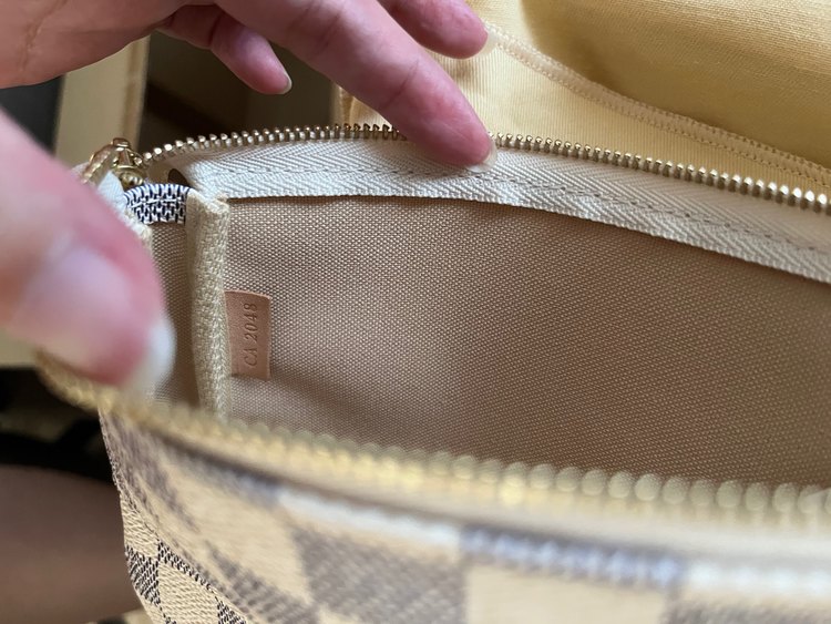 ルイ・ヴィトン ダミエ ポシェット・アクセソワール N51986（ブランドバッグ）の商品画像 - 査定依頼日：2022年9月16日 - 最高査定価格：61,000円