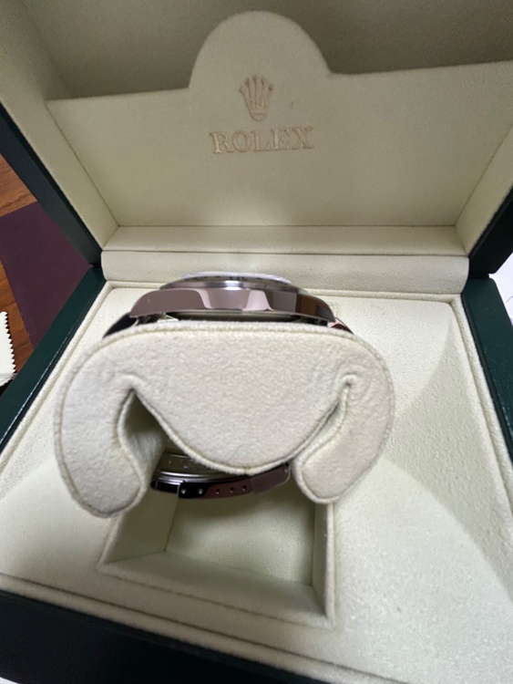 ロレックス エクスプローラー 1657（高級時計）の商品画像 - 査定依頼日：2025年12月8日 - 最高査定価格：1,350,000円