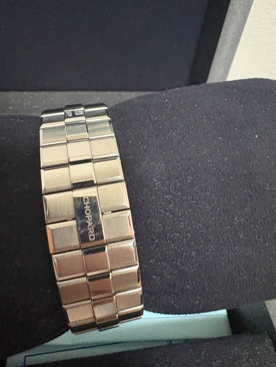 その他 その他 ショパールアルパインイーグル （高級時計）の商品画像 - 査定依頼日：2025年6月29日 - 最高査定価格：1,150,000円