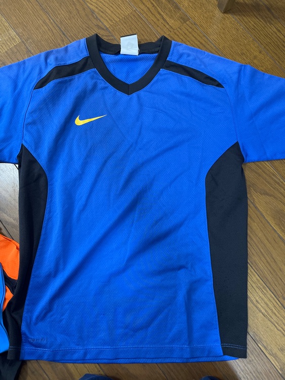 Tシャツ（古着・ファッション）の商品画像 - 査定依頼日：2025年8月26日 - 最高査定価格：2,000円