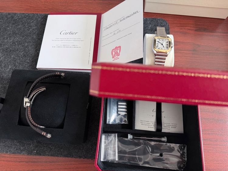 サントス ドゥ カルティエMM（高級時計）の商品画像 - 査定依頼日：2025年11月30日 - 最高査定価格：1,200,000円