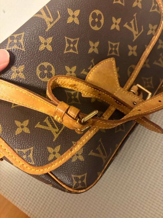 25年前にハワイで購入したものです（ブランドバッグ）の商品画像 - 査定依頼日：2026年9月27日 - 最高査定価格：50,000円