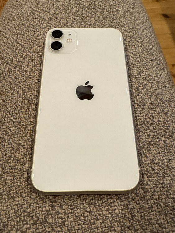 iPhone11 128GB au（スマホ）の商品画像 - 査定依頼日：2025年4月10日 - 最高査定価格：13,000円