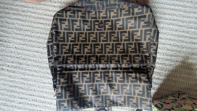 分かりません。（ブランドバッグ）の商品画像 - 査定依頼日：2025年10月13日 - 最高査定価格：65,000円