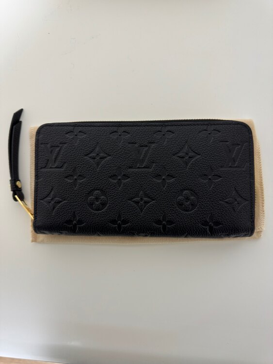 M61864　（ブランド財布・小物）の商品画像 - 査定依頼日：2025年1月20日 - 最高査定価格：70,000円