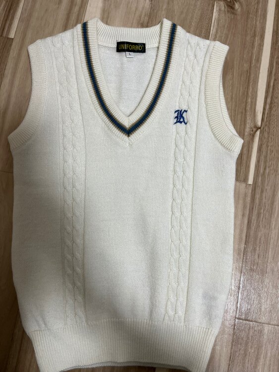 大阪薫英女学院中学校制服（古着・ファッション）の商品画像 - 査定依頼日：2024年11月11日 - 最高査定価格：1,000円