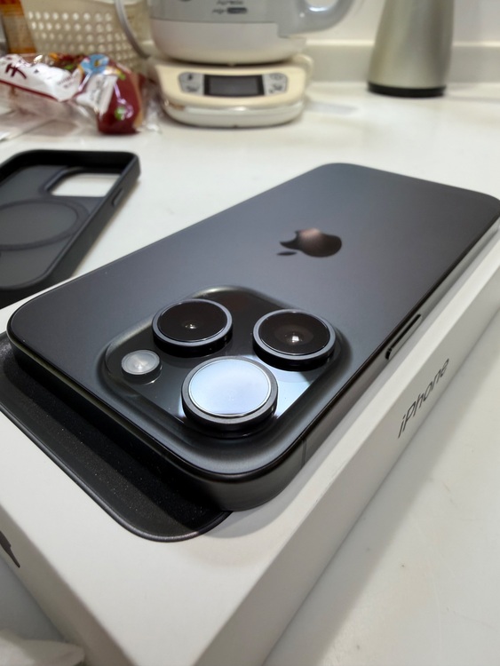 iPhone 15 Pro 128GB SIMフリー（スマホ）の商品画像 - 査定依頼日：2025年9月22日 - 最高査定価格：100,000円