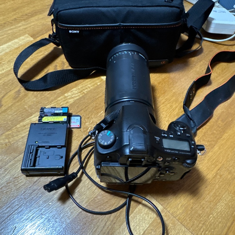 SLT-A77V（カメラ）の商品画像 - 査定依頼日：2025年11月14日 - 最高査定価格：12,000円