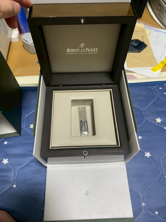 オーデマピゲ ロイヤルオーク クロノグラフ 26300ST.OO.1110ST.05 SS SS AT ホワイト文字盤（高級時計）の商品画像 - 査定依頼日：2026年7月28日 - 最高査定価格：5,520,000円