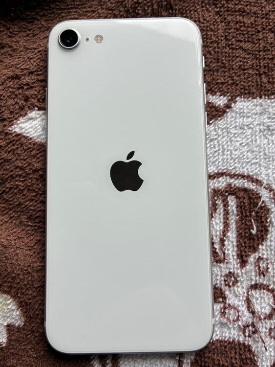 アイホンSE2世代（スマホ）の商品画像 - 査定依頼日：2026年1月8日 - 最高査定価格：10,000円