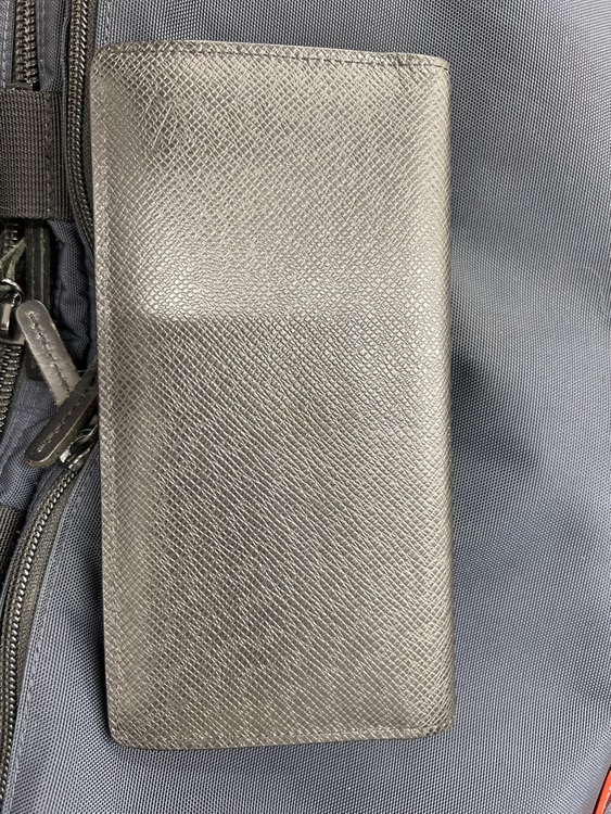 ルイヴィトン タイガ （ブランドバッグ）の商品画像 - 査定依頼日：2025年6月10日 - 最高査定価格：30,000円