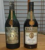 写真左　1970年代後半メダイヨングリーンボトル（お酒）の商品画像 - 査定依頼日：2024年6月16日 - 最高査定価格：6,000円