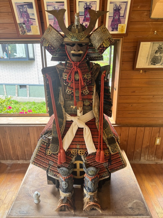 甲冑（美術品・骨董品）の商品画像 - 査定依頼日：2026年4月20日 - 最高査定価格：100,000円