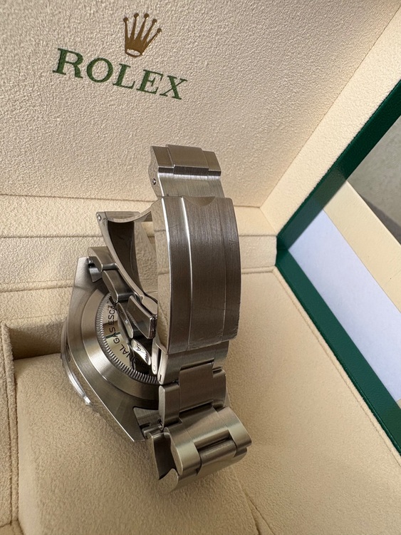 ロレックス シードゥエラー 12660（高級時計）の商品画像 - 査定依頼日：2025年8月11日 - 最高査定価格：1,800,000円