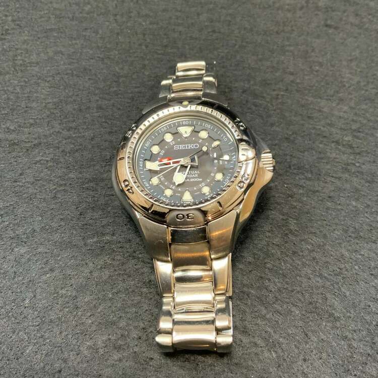 セイコー その他 8f58-002（高級時計）の商品画像 - 査定依頼日：2025年2月12日 - 最高査定価格：5,000円