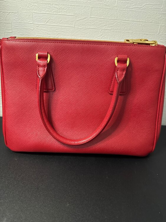 ガレリア ミディアム（ブランドバッグ）の商品画像 - 査定依頼日：2025年1月19日 - 最高査定価格：80,000円