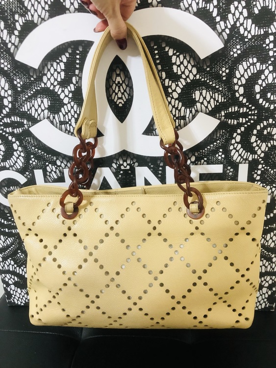 シャネル　キャビアスキンベッコウチェーントートバッグ（ブランドバッグ）の商品画像 - 査定依頼日：2021年10月21日 - 最高査定価格：110,000円