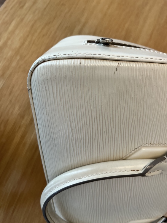 ジャスミン（ブランドバッグ）の商品画像 - 査定依頼日：2022年9月23日 - 最高査定価格：23,000円