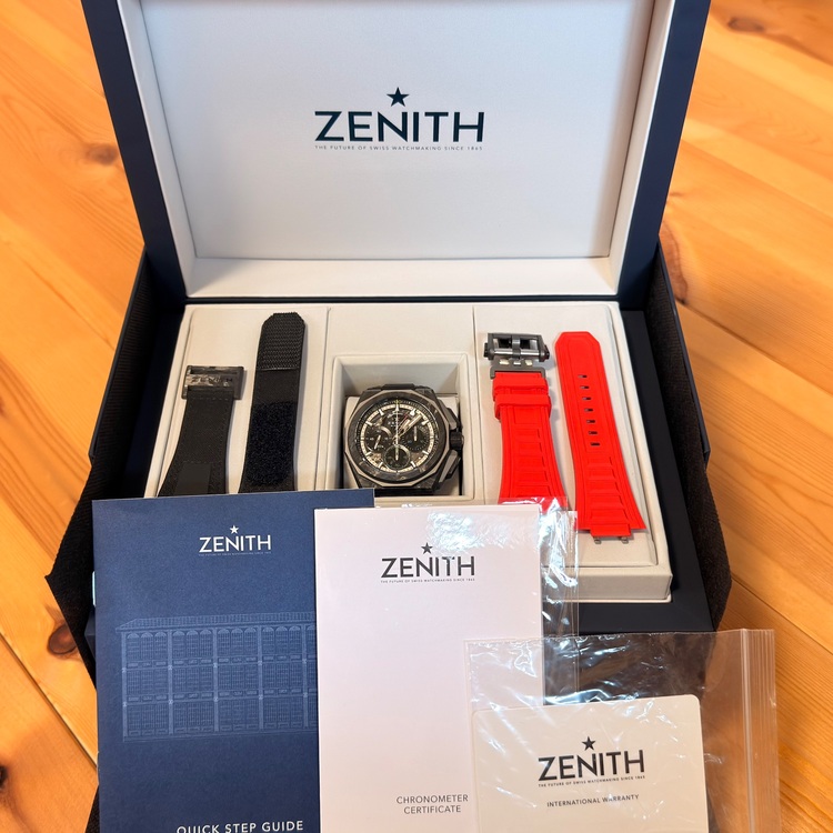 ゼニス　デファイ　エクストリーム　カーボン（高級時計）の商品画像 - 査定依頼日：2025年9月28日 - 最高査定価格：1,650,000円