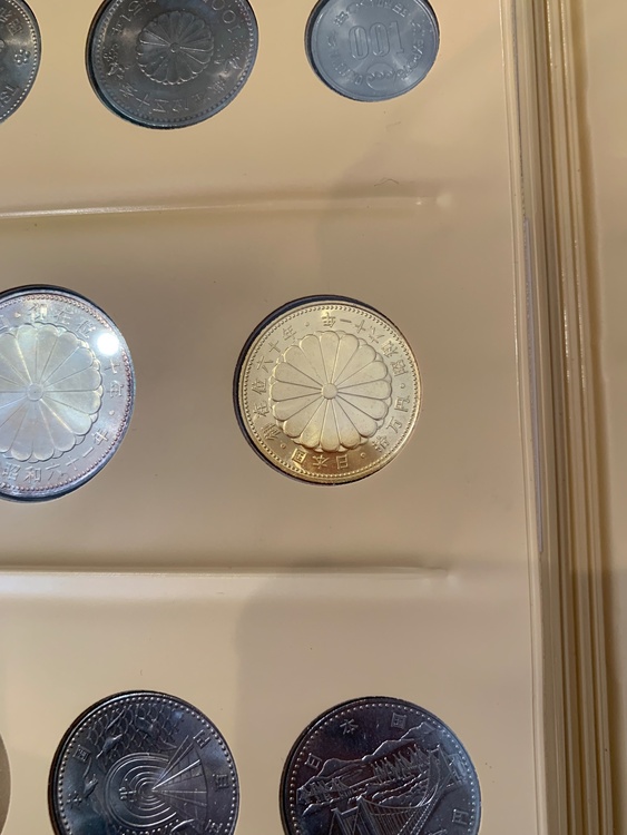 天皇陛下御在位60年記念10万円金貨（金・貴金属）の商品画像 - 査定依頼日：2026年7月28日 - 最高査定価格：415,000円