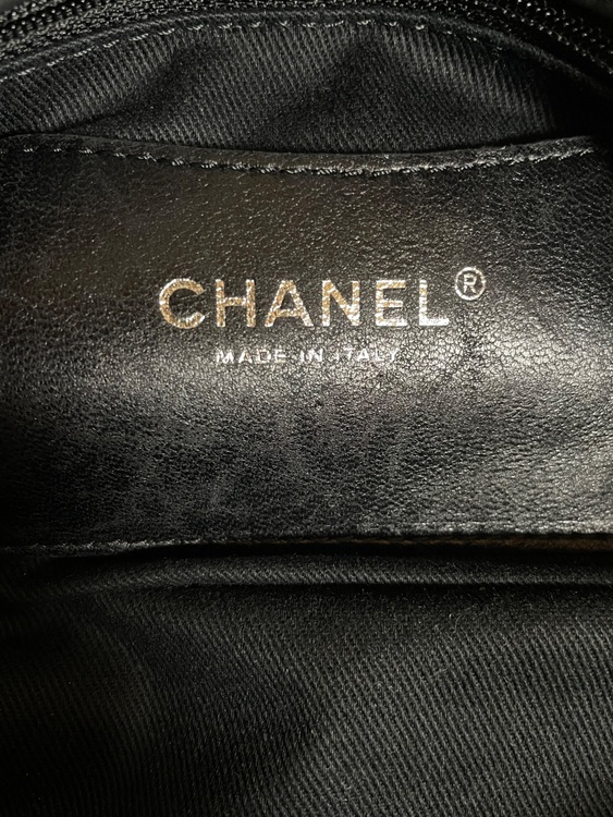 マドモアゼル　カーフショルダー　ブラック（ブランドバッグ）の商品画像 - 査定依頼日：2025年10月25日 - 最高査定価格：150,000円