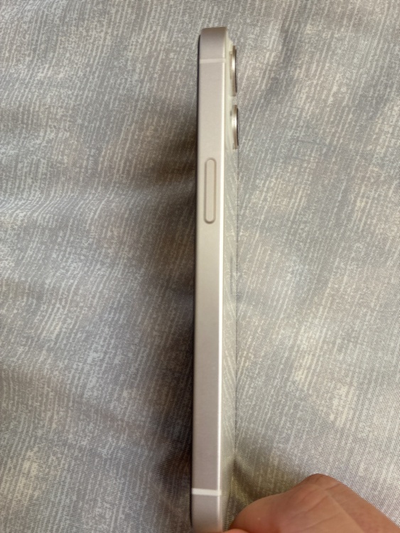 iPhone iPhone 13 128GB docomo（スマホ）の商品画像 - 査定依頼日：2026年8月3日 - 最高査定価格：35,500円