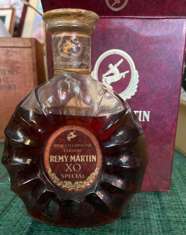 レミーマルタンXO special（お酒）の商品画像 - 査定依頼日：2025年11月4日 - 最高査定価格：8,000円