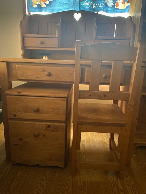 パイン材学習机セット（家具・寝具）の商品画像 - 査定依頼日：2025年9月13日 - 最高査定価格：3,000円