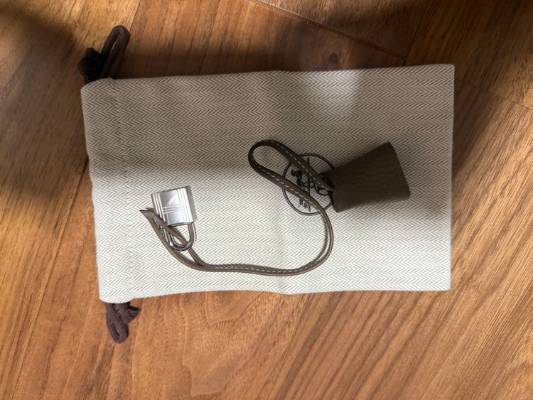 エルメス ヴィクトリア （ブランドバッグ）の商品画像 - 査定依頼日：2025年9月10日 - 最高査定価格：480,000円