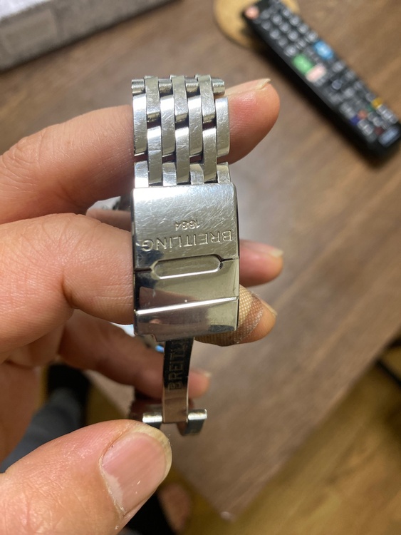 ブライトリング ナビタイマー a2332（高級時計）の商品画像 - 査定依頼日：2026年4月15日 - 最高査定価格：530,000円