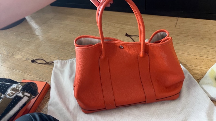 ガーデンパーティー（ブランドバッグ）の商品画像 - 査定依頼日：2025年8月18日 - 最高査定価格：300,000円