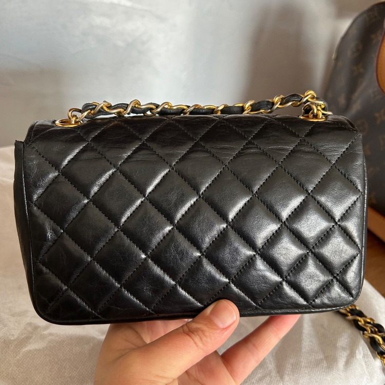 ミニマトラッセ　チェーンショルダー（ブランドバッグ）の商品画像 - 査定依頼日：2026年1月30日 - 最高査定価格：350,000円