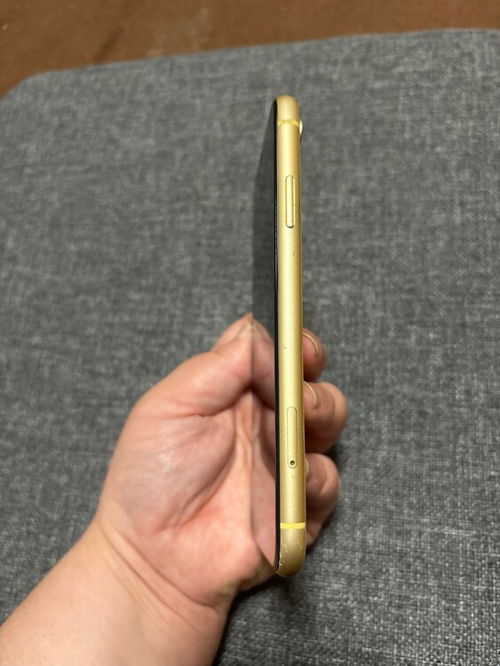 iPhone XR（スマホ）の商品画像 - 査定依頼日：2025年3月21日 - 最高査定価格：4,000円