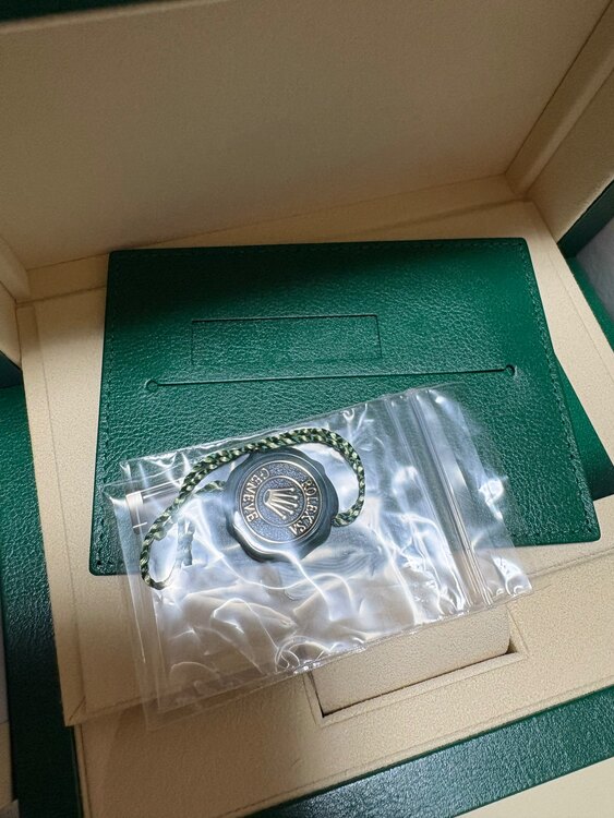 ロレックス デイトナ 116500LNホワイトもじば（高級時計）の商品画像 - 査定依頼日：2025年5月21日 - 最高査定価格：4,550,000円