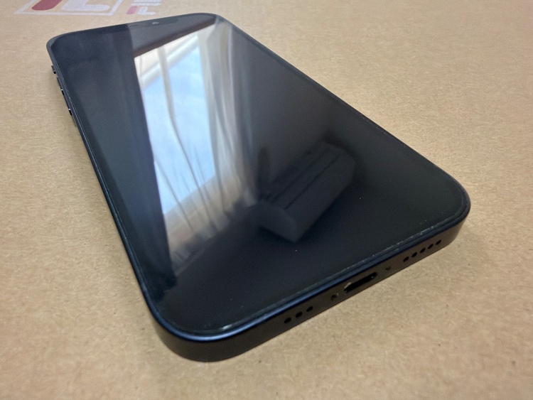 iPhone iPhone 12 64GB Softbank（スマホ）の商品画像 - 査定依頼日：2026年9月22日 - 最高査定価格：20,500円