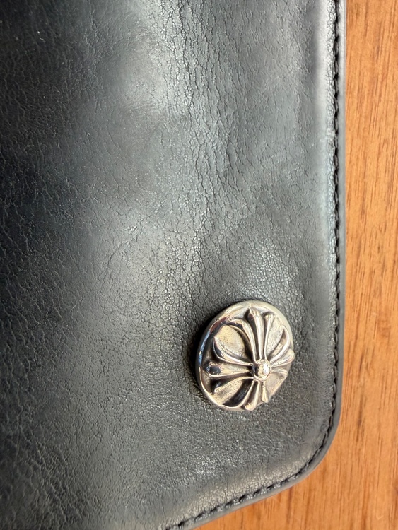 クロスボタンWAVEレザーウォレット（古着・ファッション）の商品画像 - 査定依頼日：2026年3月1日 - 最高査定価格：125,000円