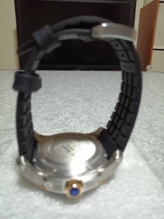 カルティエ CARTIER カリブルドゥカルティエ ダイバー W2CA0008　（高級時計）の商品画像 - 査定依頼日：2026年1月11日 - 最高査定価格：700,000円