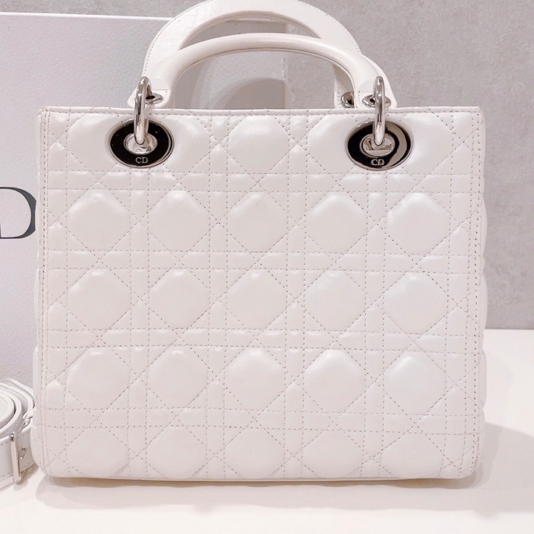 レディディオール シリアルナンバー 12-BO-0116（ブランドバッグ）の商品画像 - 査定依頼日：2025年6月11日 - 最高査定価格：250,000円