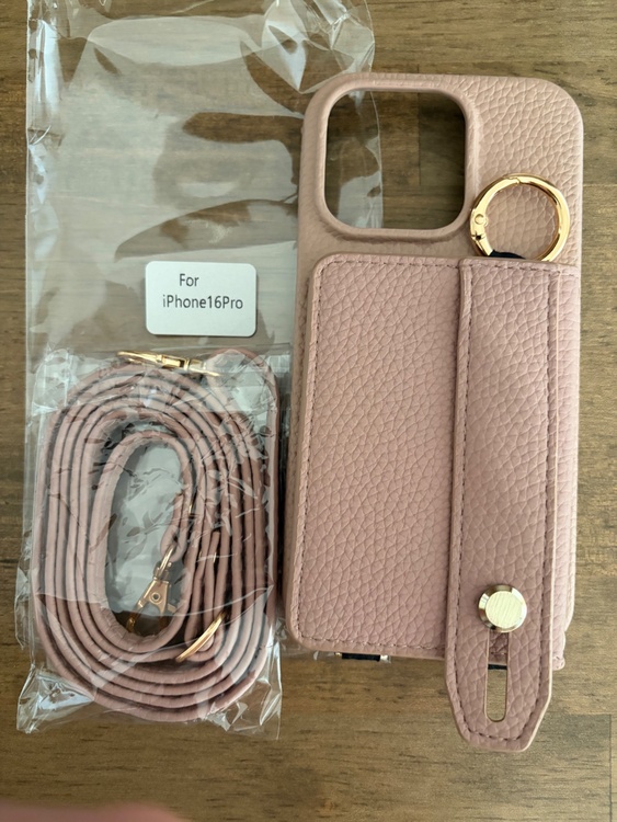 背面ベルト付き スマホケース ショルダー iPhone16 Pro カード収納　（スマホ）の商品画像 - 査定依頼日：2026年5月2日 - 最高査定価格：142,000円