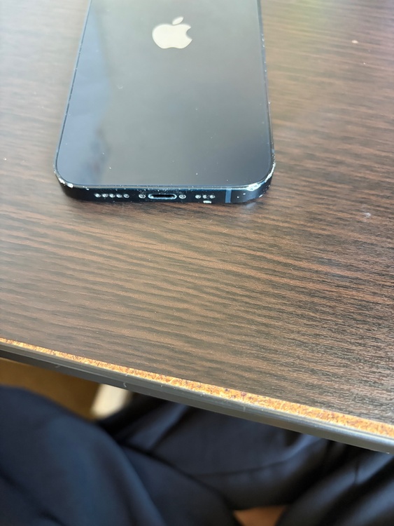 iPhone iPhone 13 128GB au（スマホ）の商品画像 - 査定依頼日：2026年8月6日 - 最高査定価格：34,500円