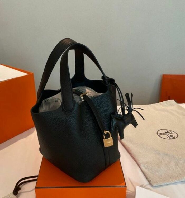 ピコタンロック18(PM)　ノワール　ゴールド金具（ブランドバッグ）の商品画像 - 査定依頼日：2025年7月15日 - 最高査定価格：520,000円