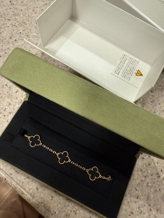 ヴィンテージ アルハンブラ ブレスレット、5モチーフ　オニキス（金・貴金属）の商品画像 - 査定依頼日：2025年3月4日 - 最高査定価格：700,000円