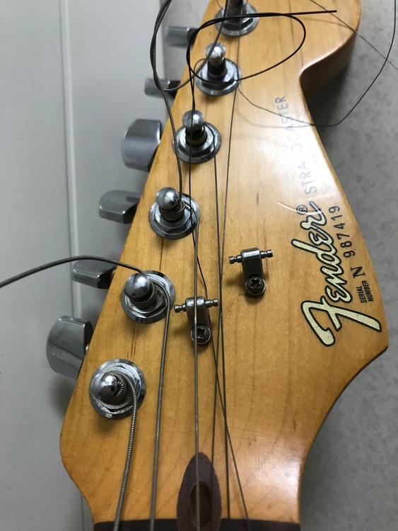 FENDER USA STRATCASTER standerd（ピアノ・楽器・PA機材）の商品画像 - 査定依頼日：2026年6月15日 - 最高査定価格：100,000円